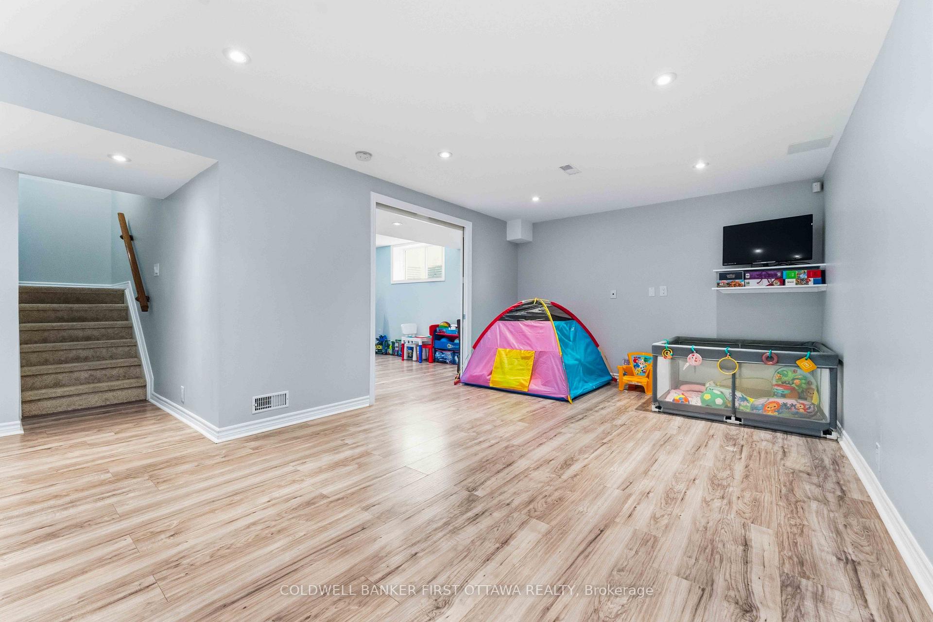 Photo 41 of 150 Strathcarron Crescent, Ottawa, Kanata - Morgan's Grant/South March — HOMEH