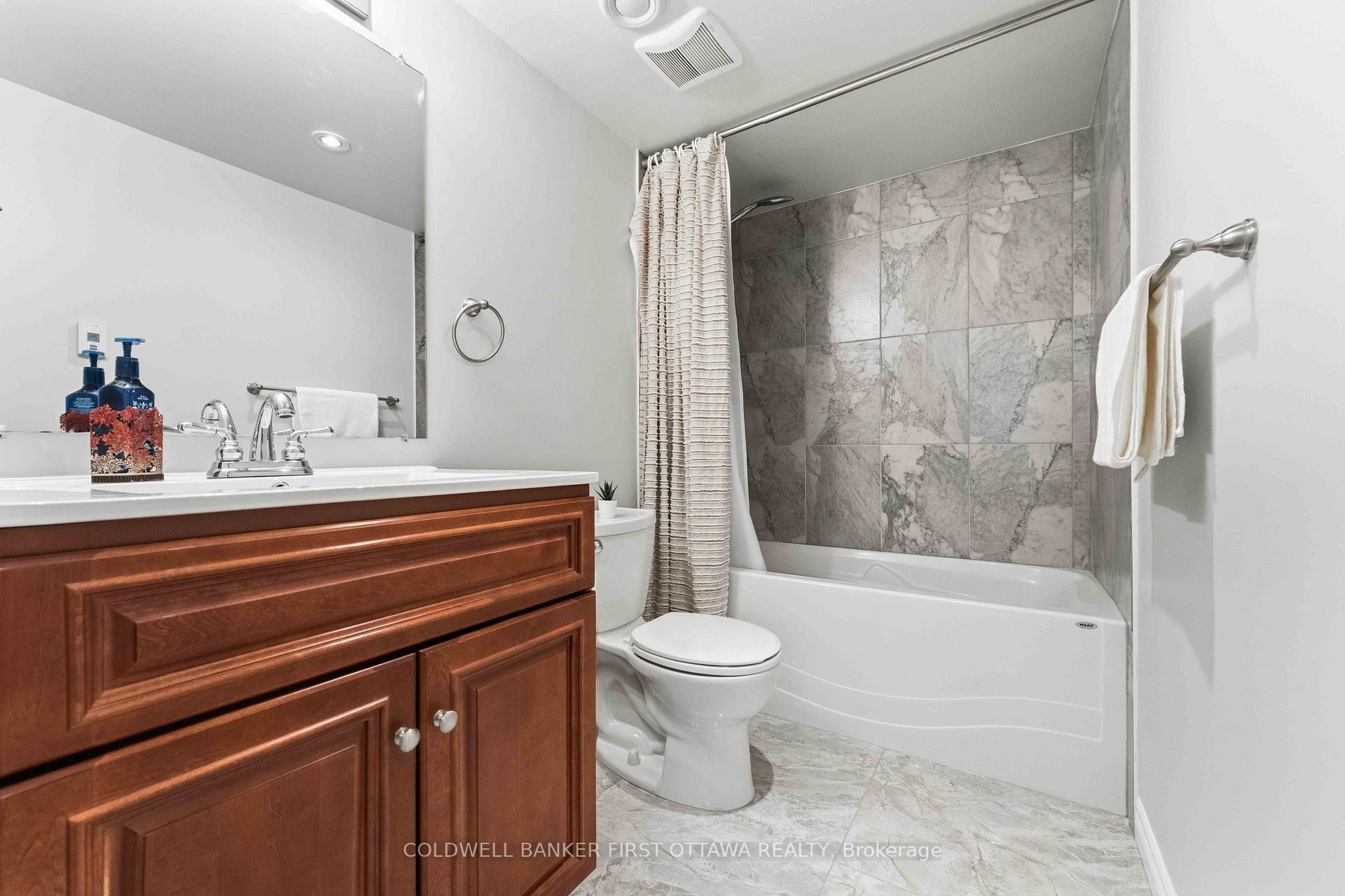 Photo 44 of 150 Strathcarron Crescent, Ottawa, Kanata - Morgan's Grant/South March — HOMEH