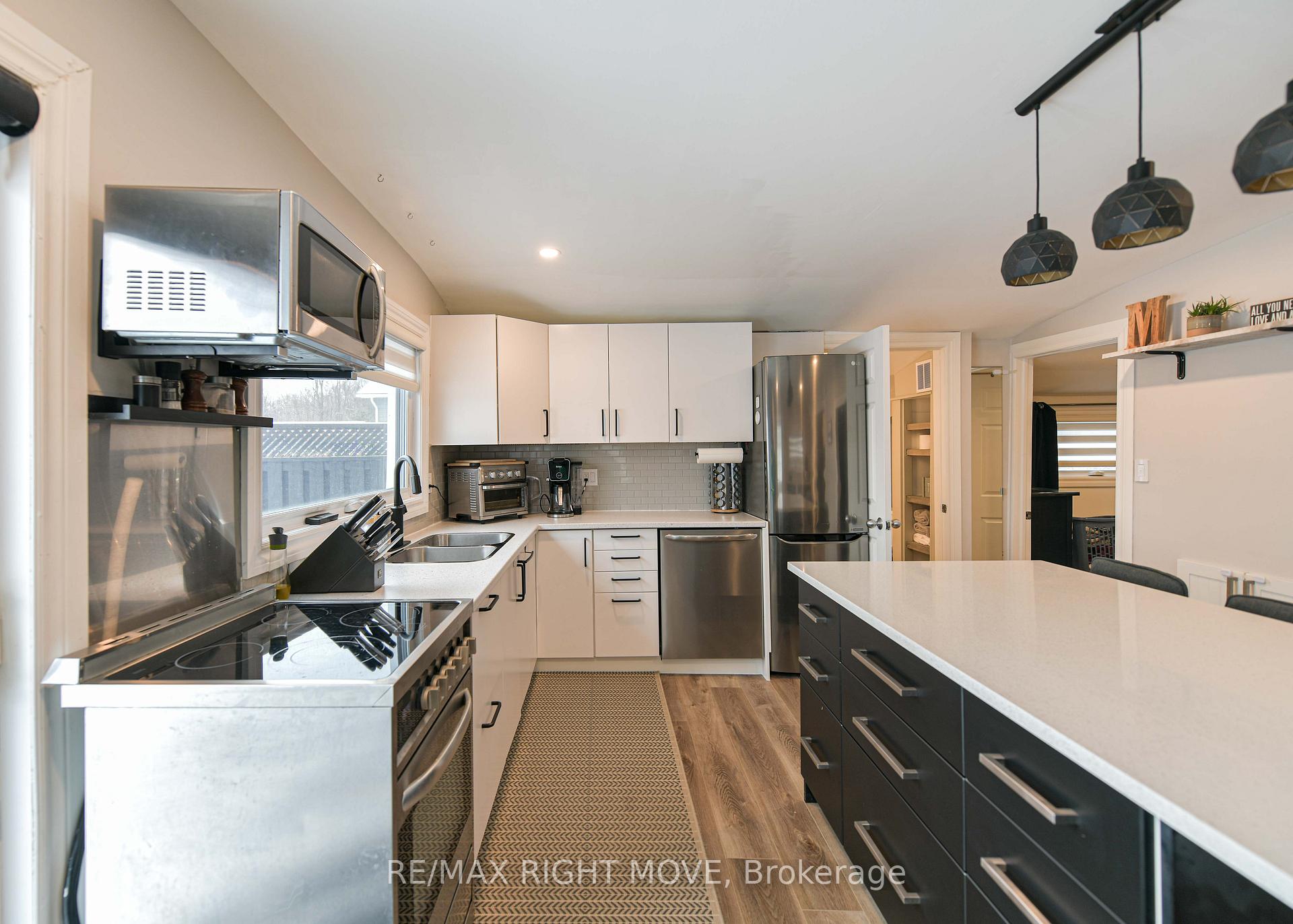Photo 21 of 46 Osborne Street, Tay, Victoria Harbour — HOMEH