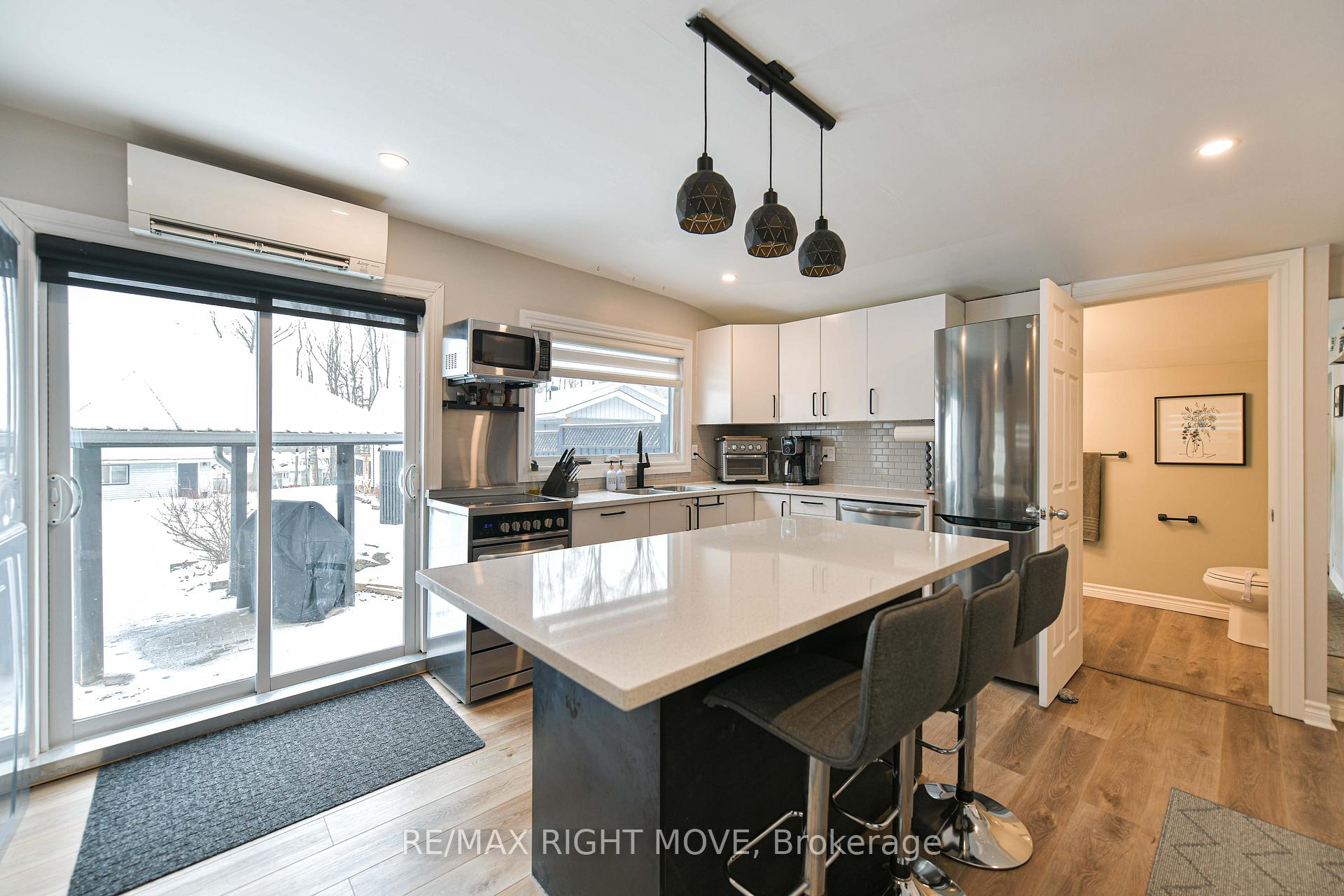 Photo 23 of 46 Osborne Street, Tay, Victoria Harbour — HOMEH