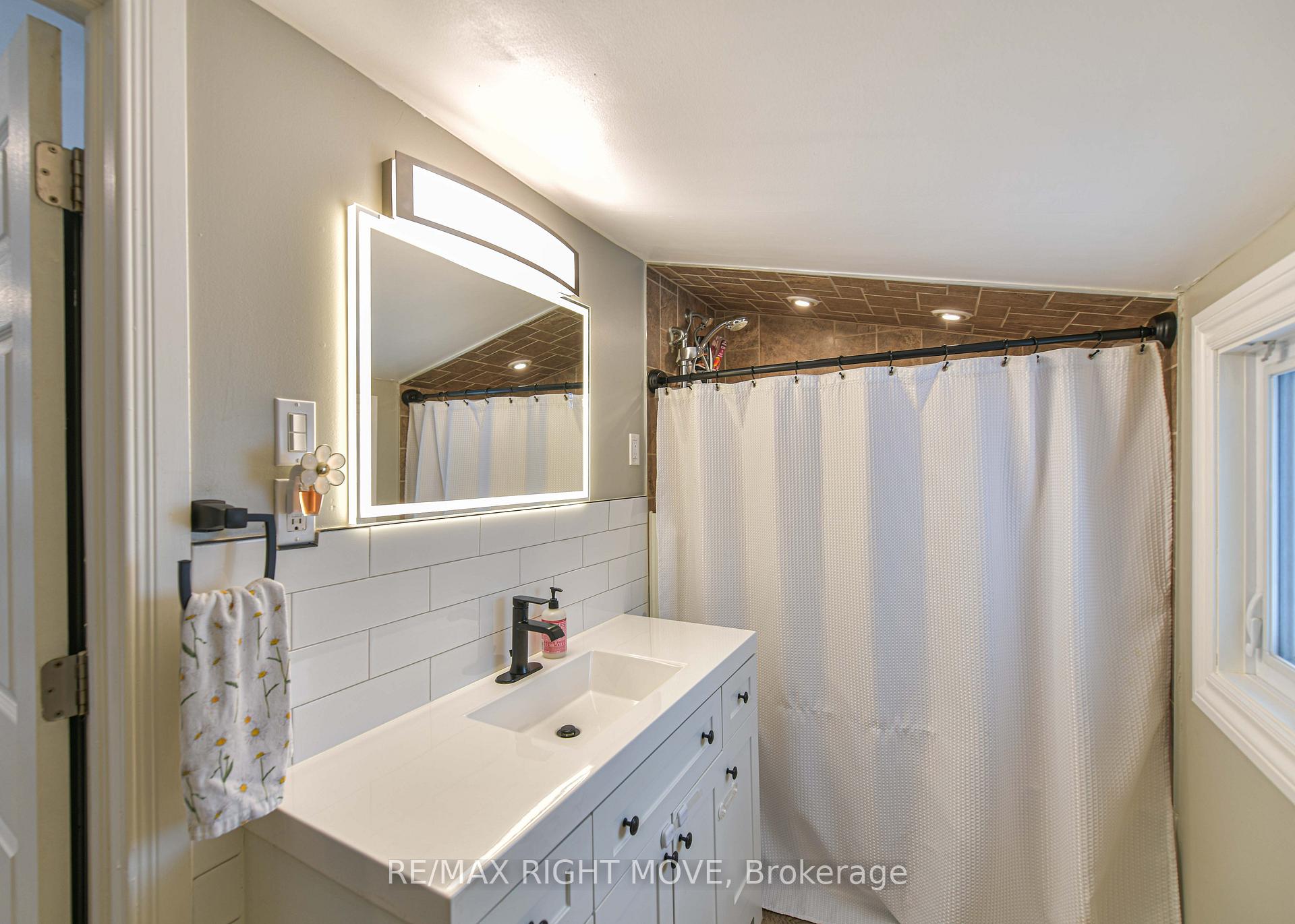 Photo 33 of 46 Osborne Street, Tay, Victoria Harbour — HOMEH
