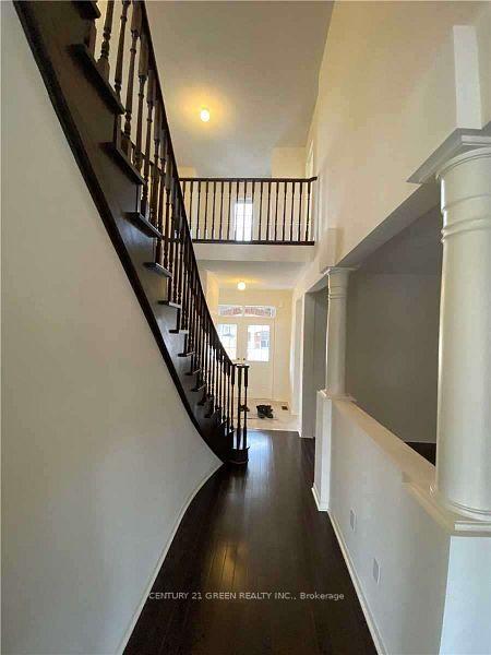 Photo 7 of 40 Cookview Drive, Brampton, Sandringham-Wellington — HOMEH