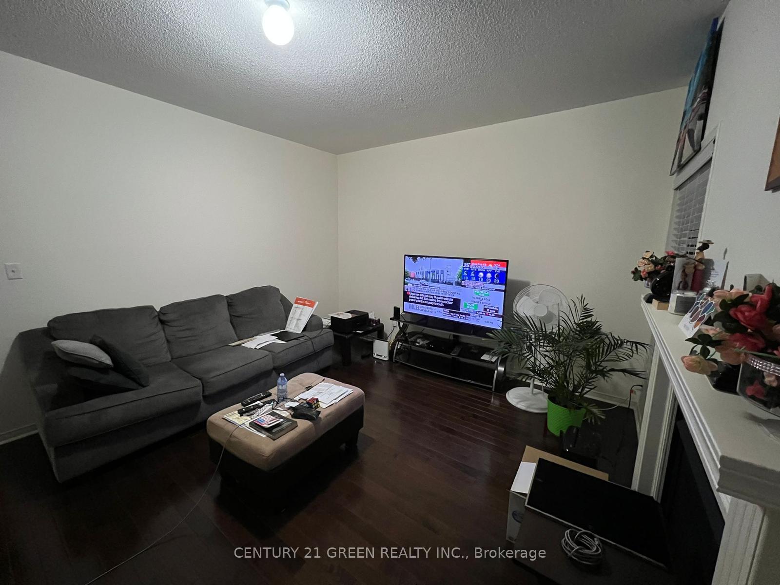Photo 9 of 40 Cookview Drive, Brampton, Sandringham-Wellington — HOMEH