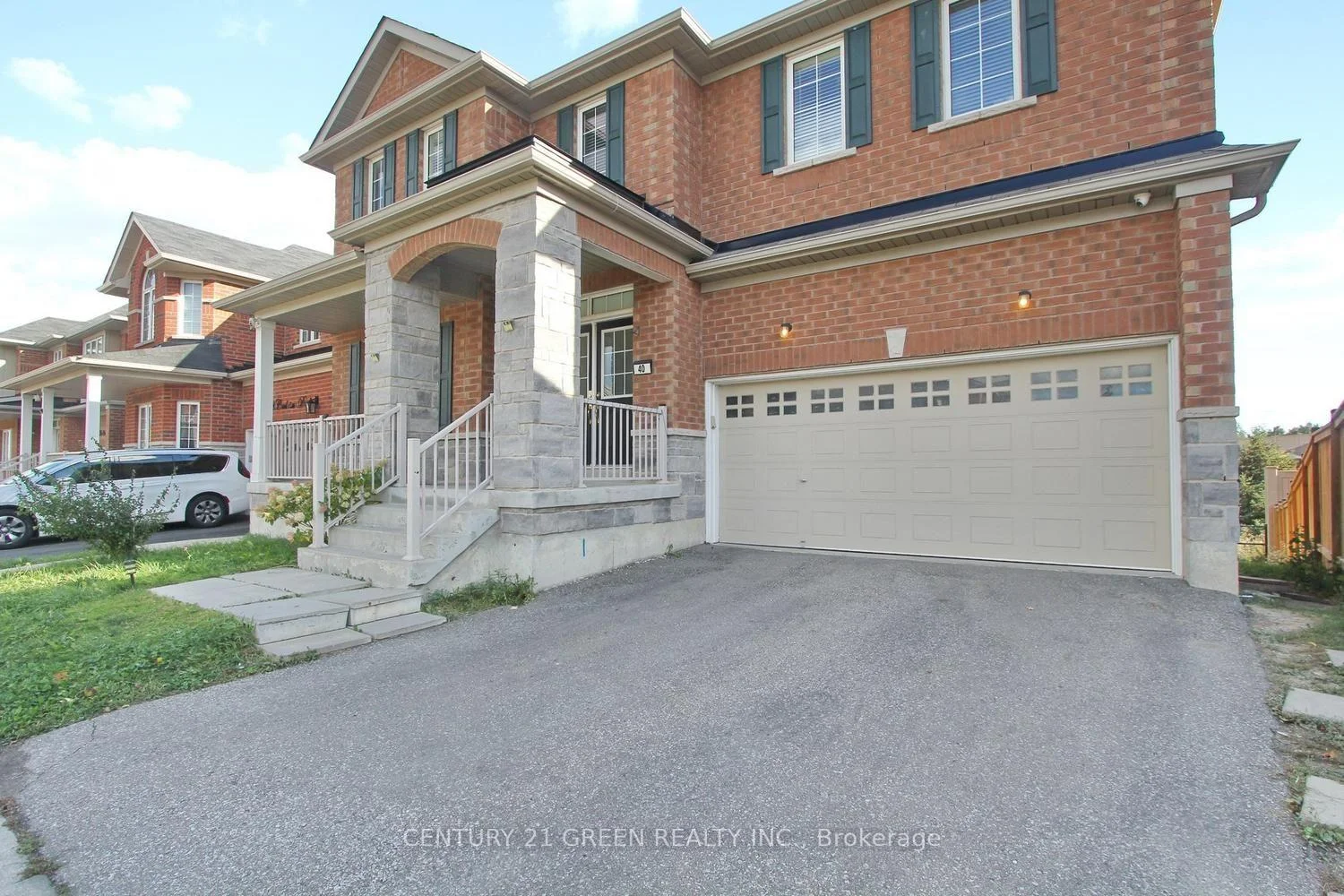 Photo 4 of 40 Cookview Drive, Brampton, Sandringham-Wellington — HOMEH