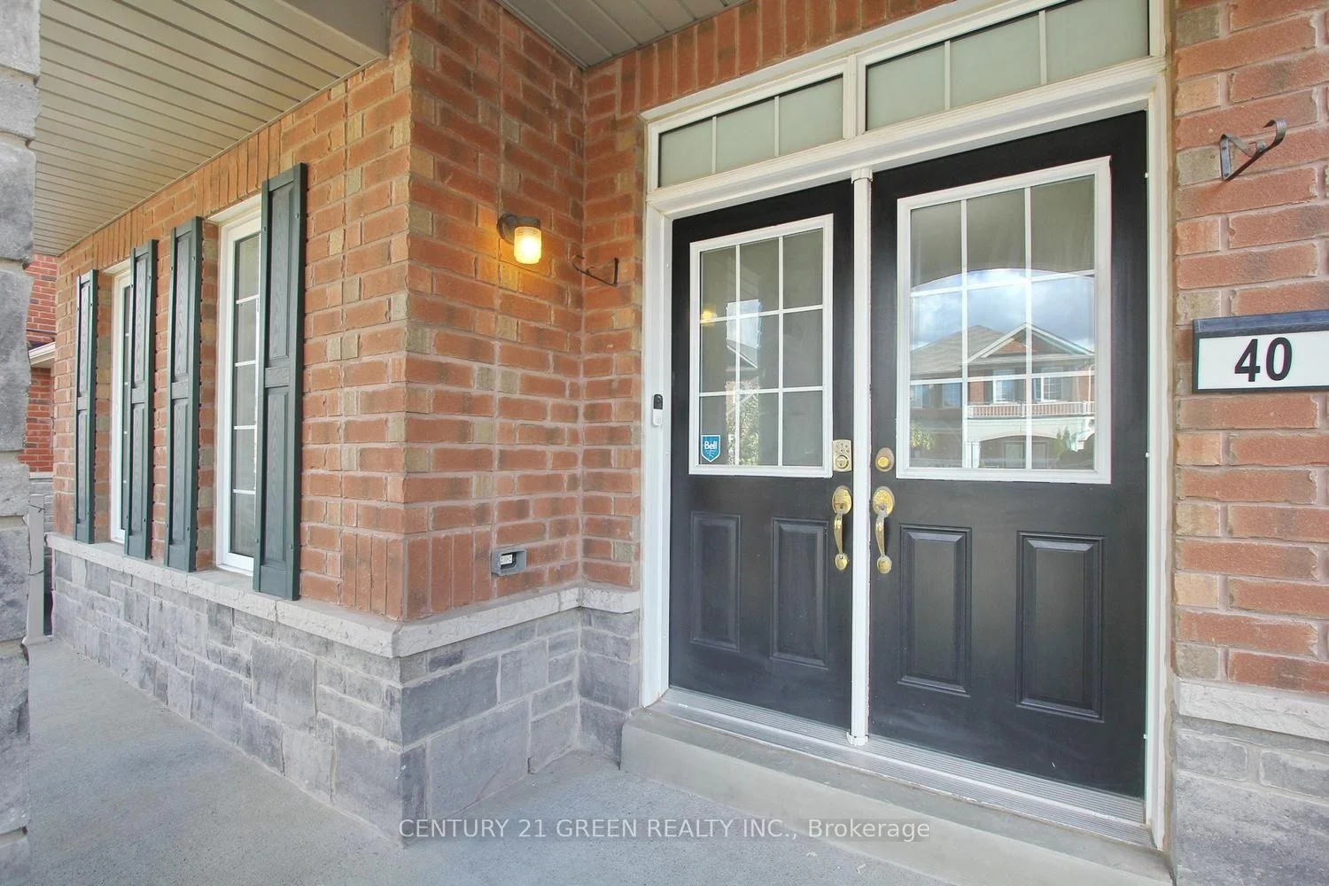 Photo 6 of 40 Cookview Drive, Brampton, Sandringham-Wellington — HOMEH