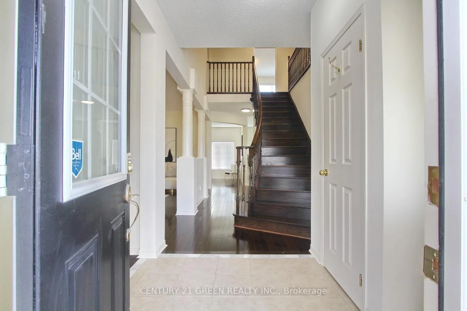 Photo 8 of 40 Cookview Drive, Brampton, Sandringham-Wellington — HOMEH