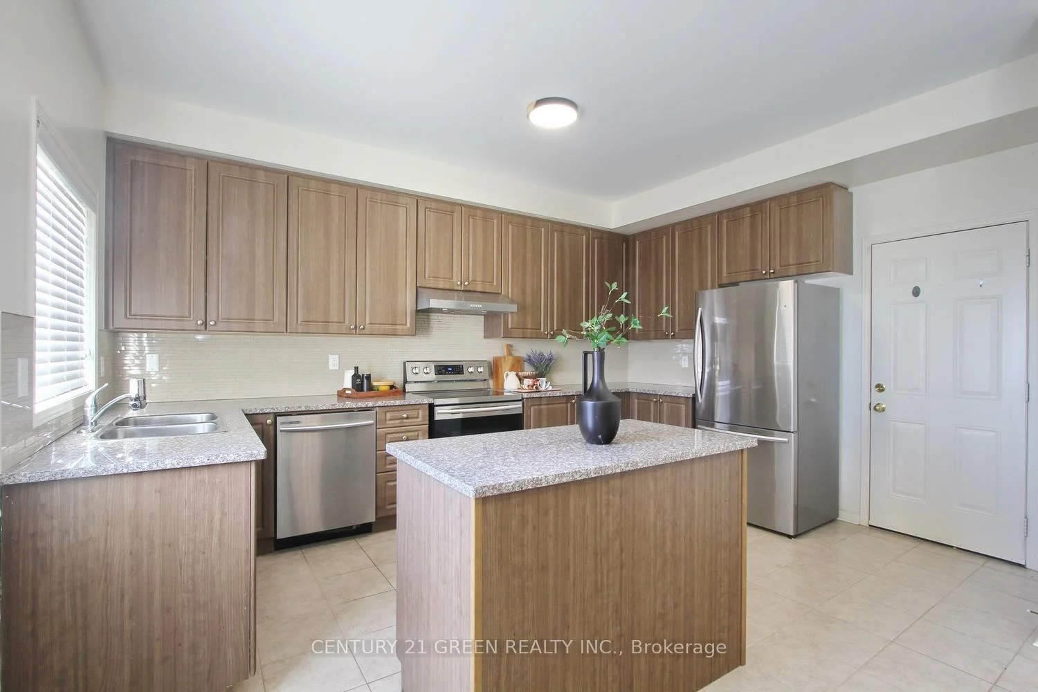 Photo 30 of 40 Cookview Drive, Brampton, Sandringham-Wellington — HOMEH
