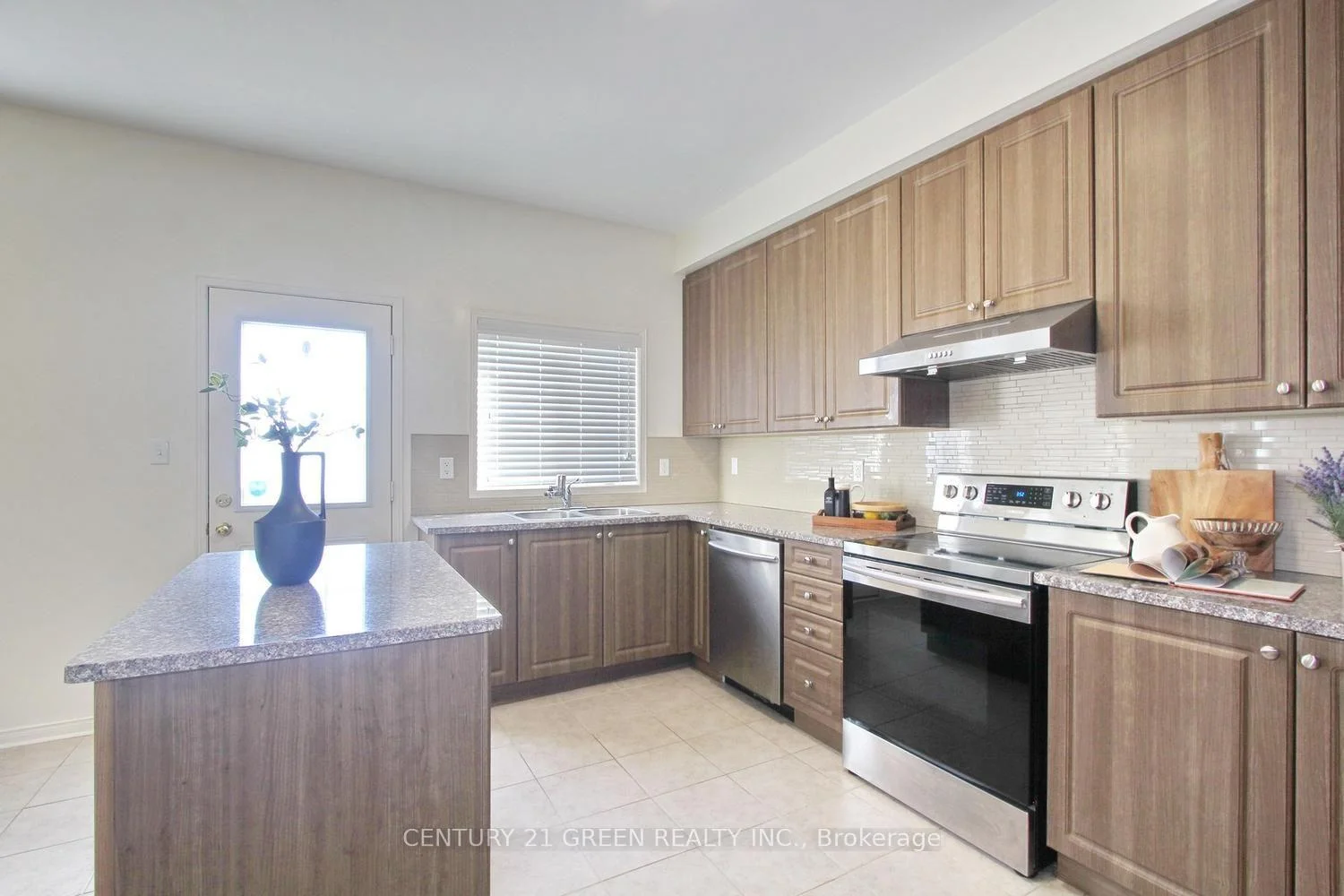 Photo 31 of 40 Cookview Drive, Brampton, Sandringham-Wellington — HOMEH