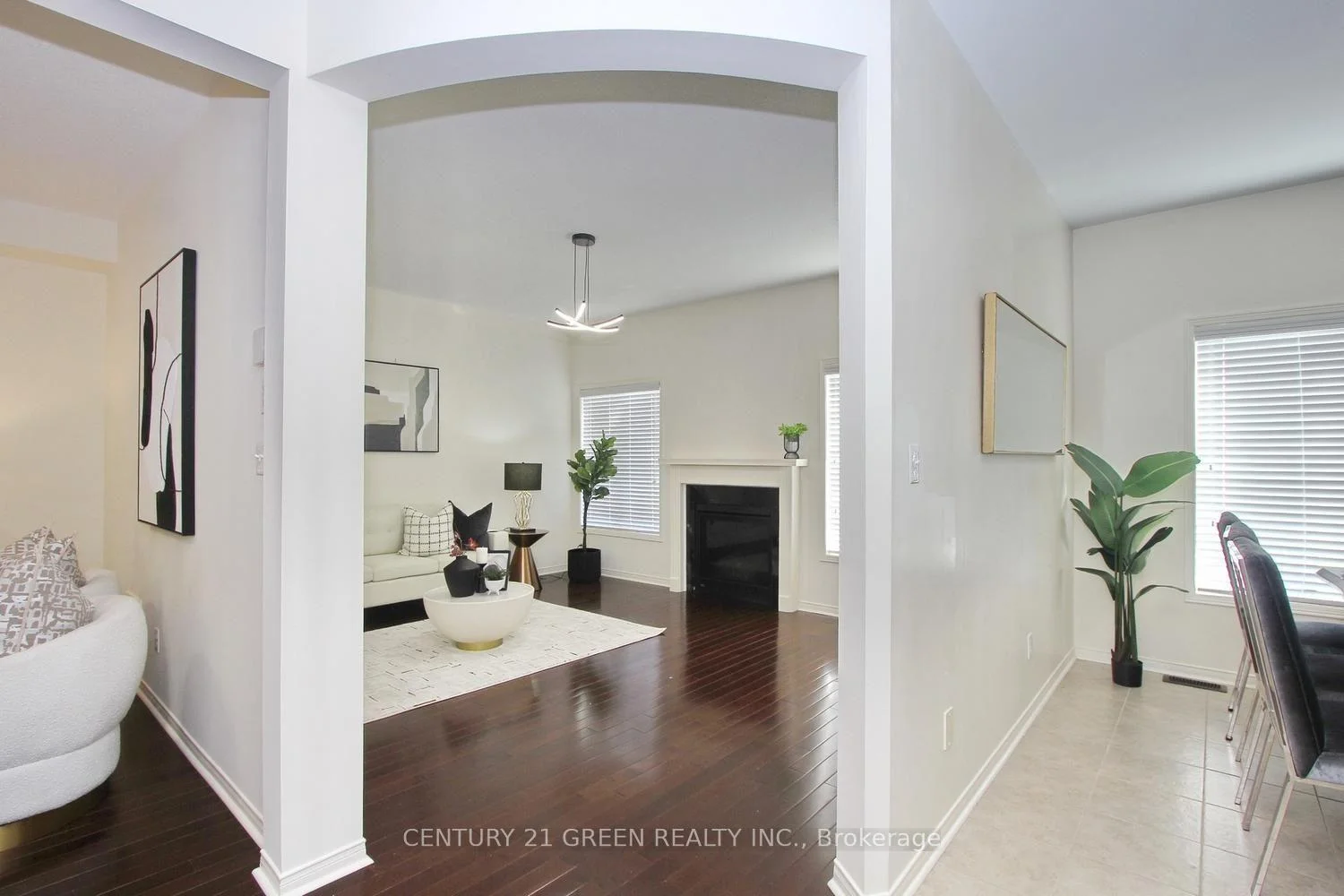 Photo 33 of 40 Cookview Drive, Brampton, Sandringham-Wellington — HOMEH