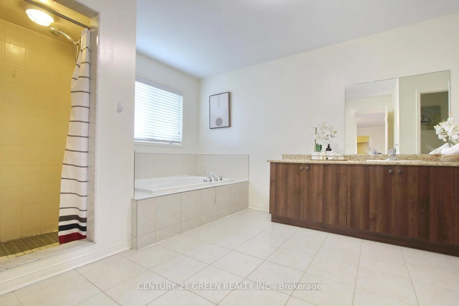 Photo 42 of 40 Cookview Drive, Brampton, Sandringham-Wellington — HOMEH