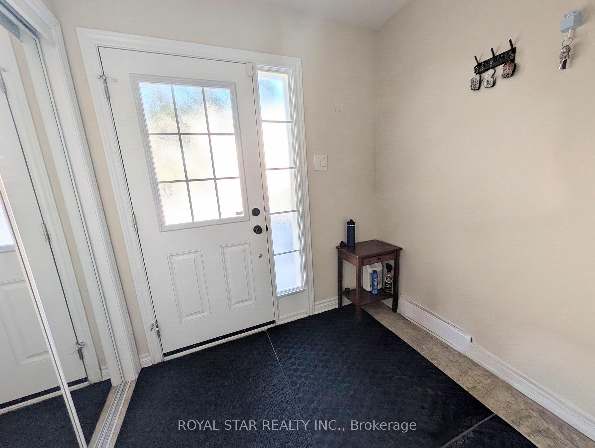 Photo 4 of 323 Sweet Grass Circle, Ottawa, Barrhaven - Half Moon Bay — HOMEH