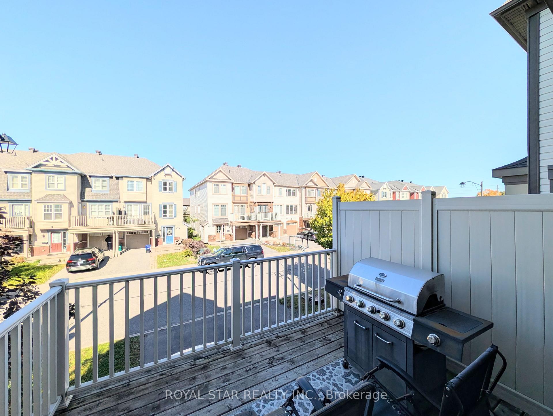 Photo 15 of 323 Sweet Grass Circle, Ottawa, Barrhaven - Half Moon Bay — HOMEH