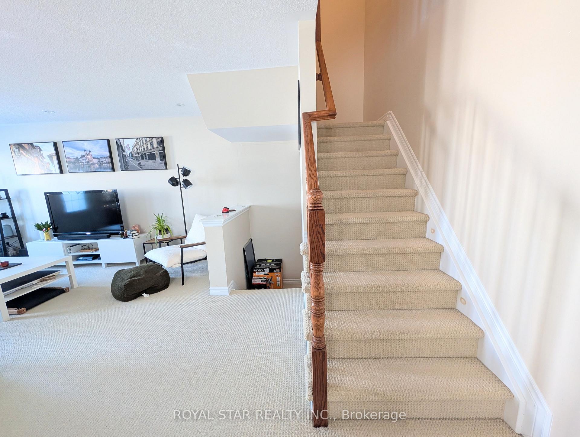 Photo 16 of 323 Sweet Grass Circle, Ottawa, Barrhaven - Half Moon Bay — HOMEH