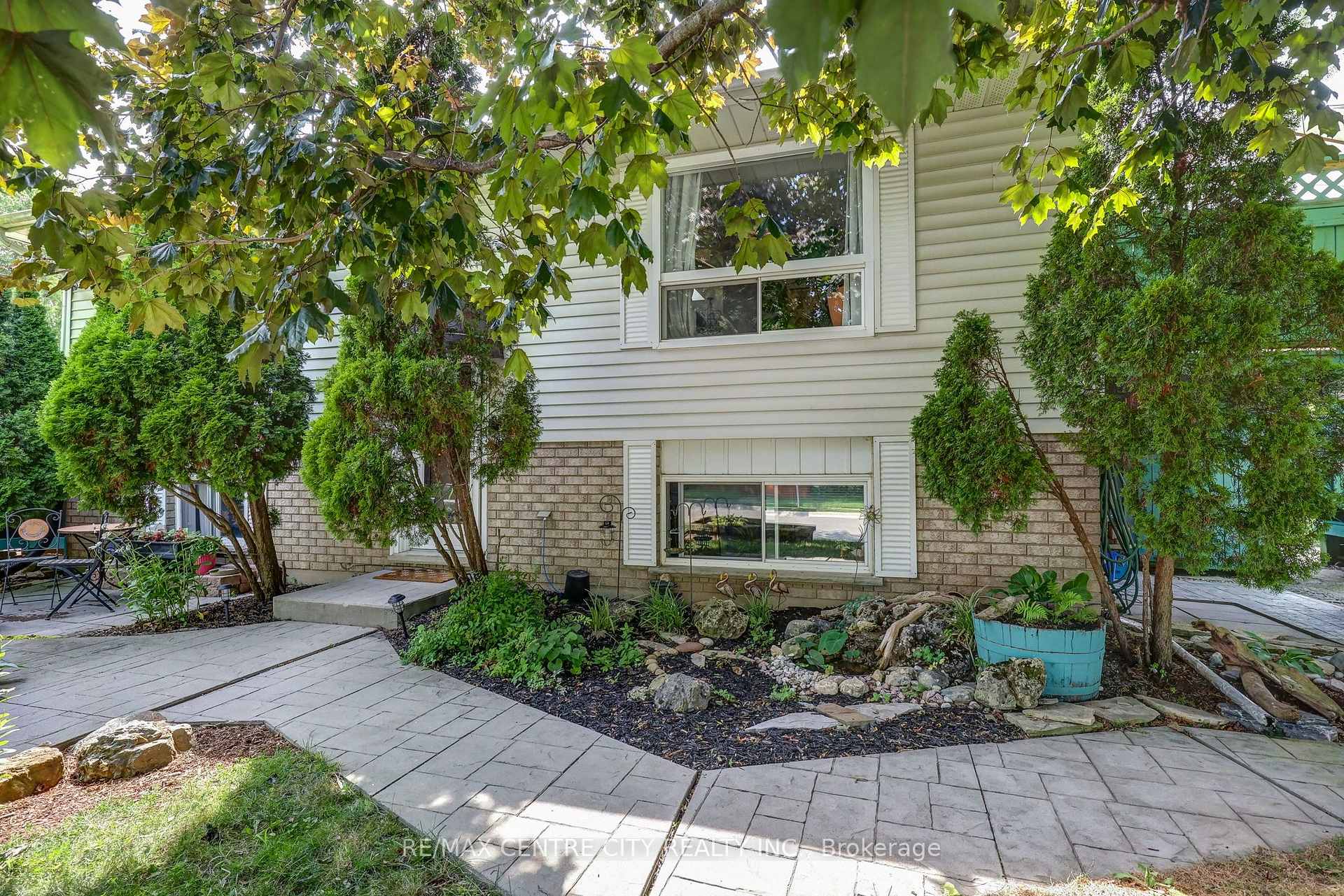 Photo 5 of 37 Fifth Avenue, St. Thomas — HOMEH