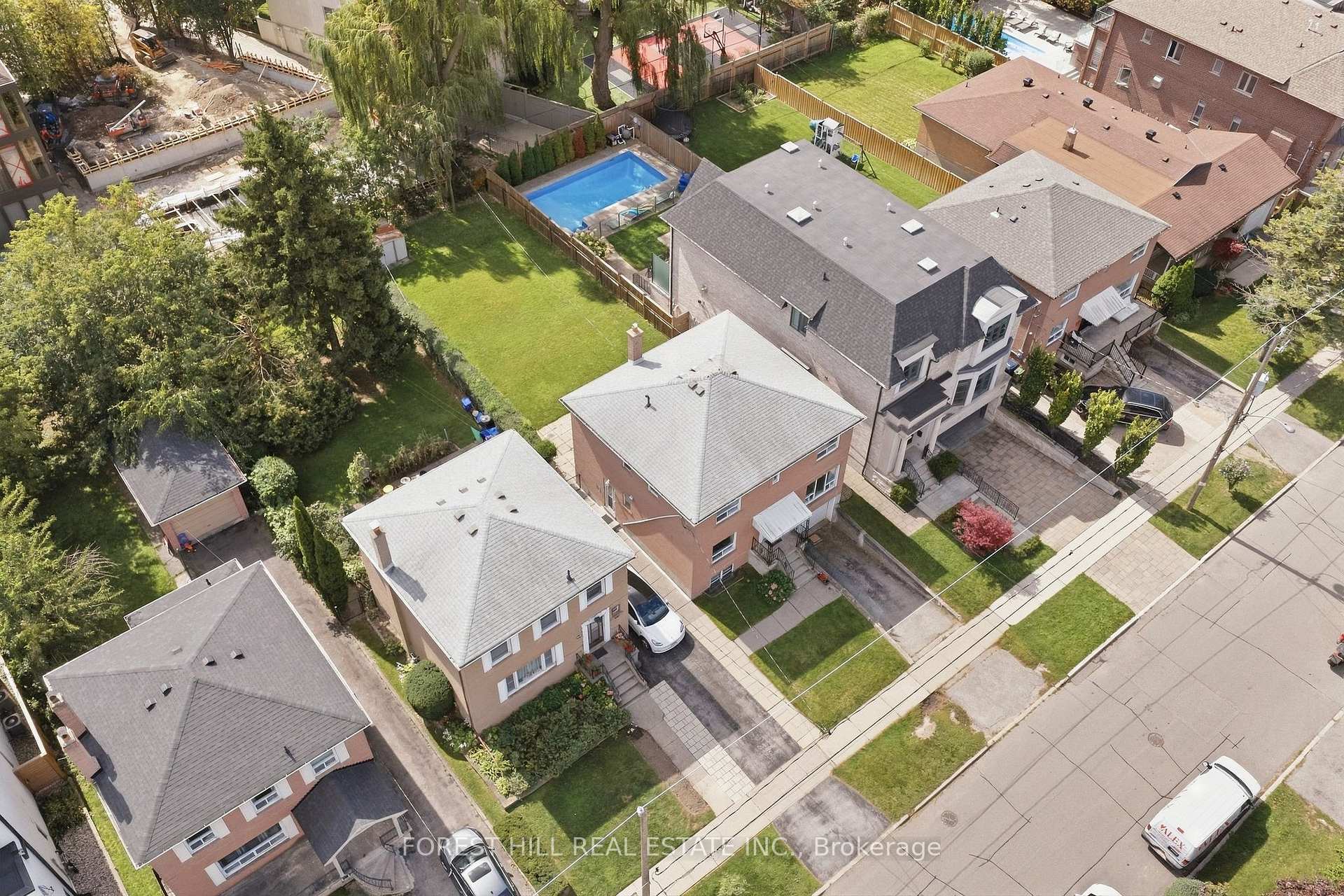 Photo of 147 Viewmount Avenue