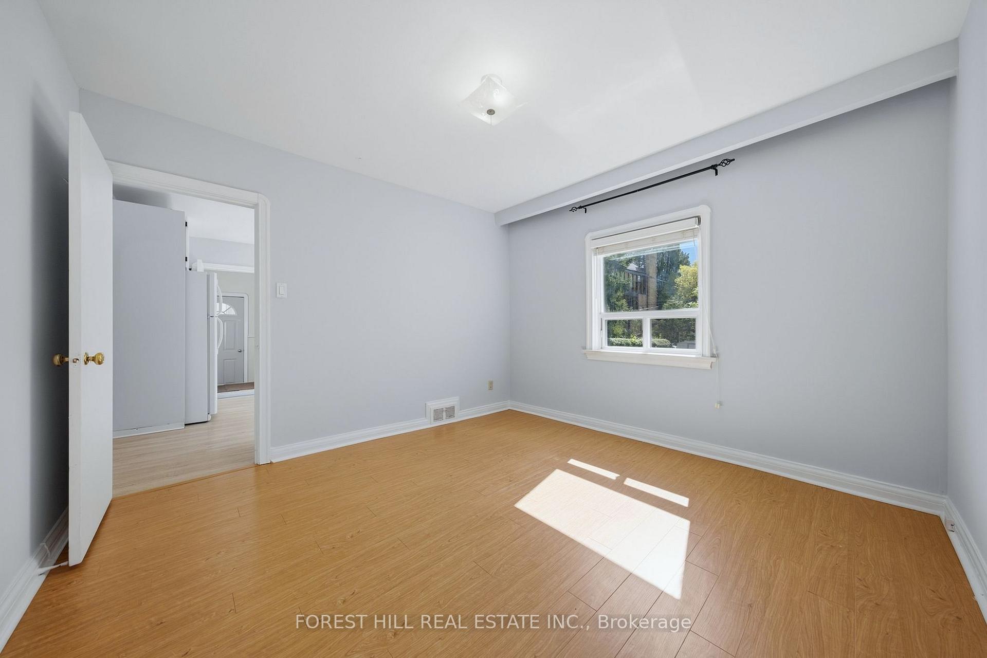 Photo 9 of 147 Viewmount Avenue, Toronto, Englemount-Lawrence — HOMEH