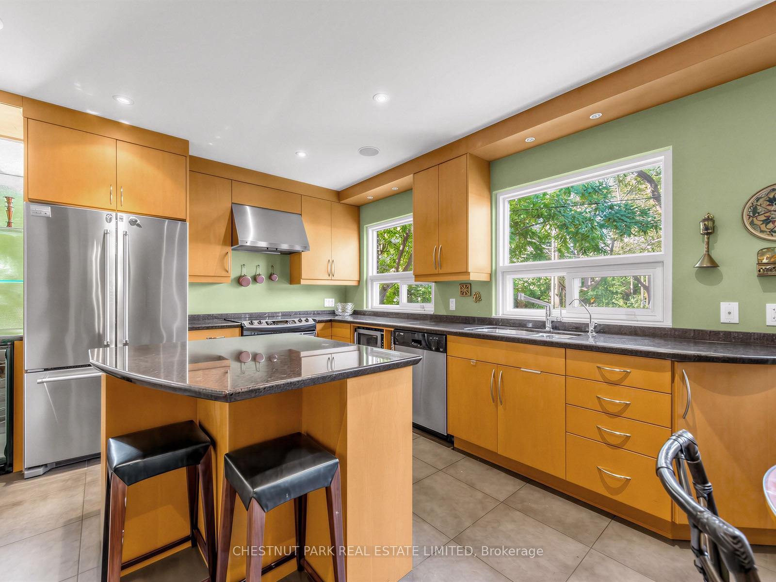 Photo 13 of 25 Clarendon Avenue, Toronto, Casa Loma — HOMEH