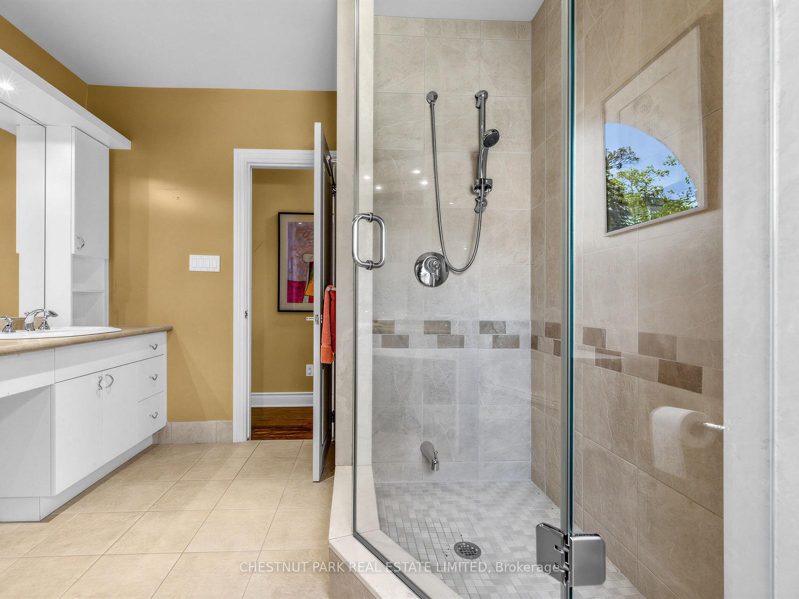 Photo 24 of 25 Clarendon Avenue, Toronto, Casa Loma — HOMEH