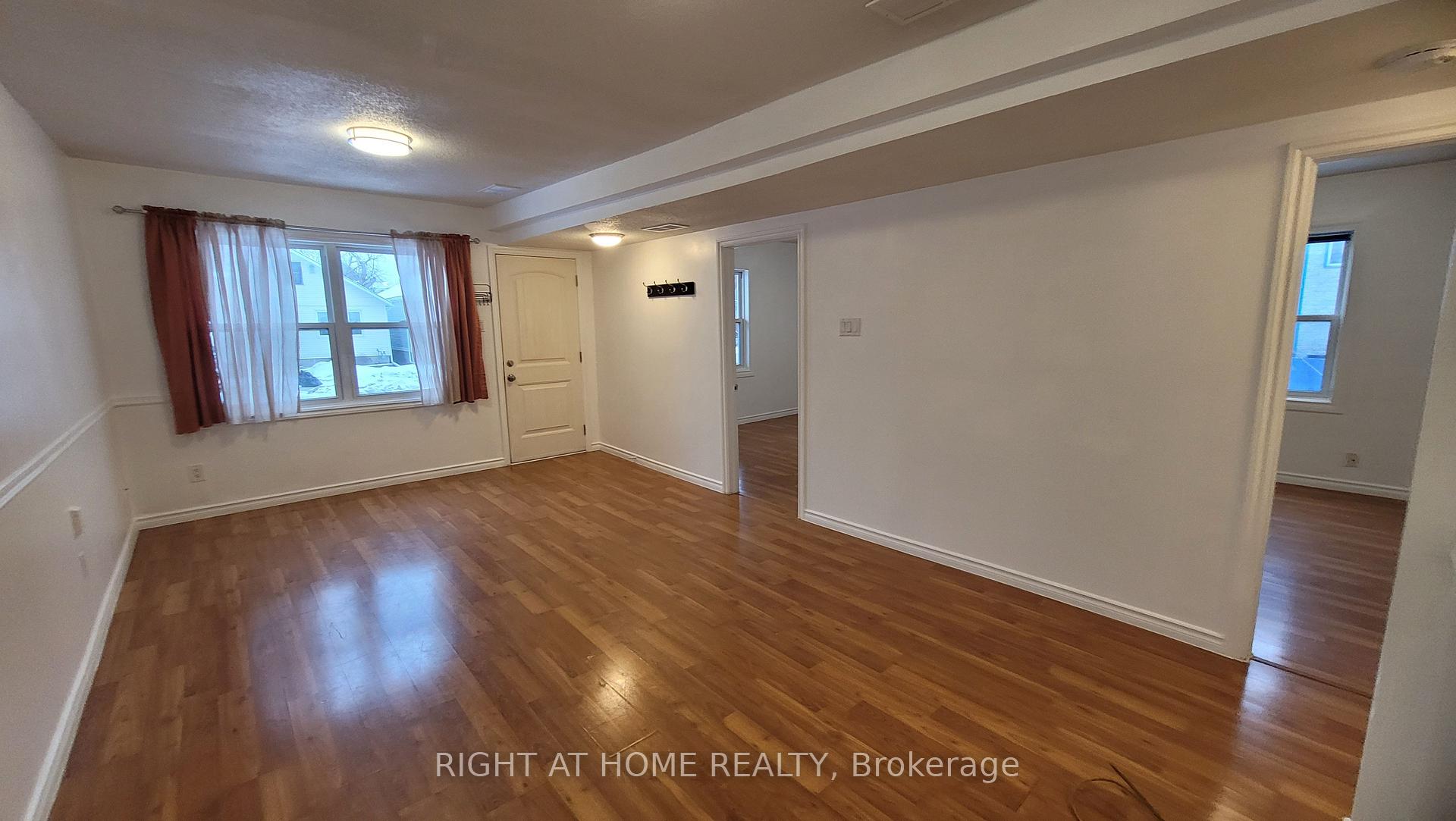 Photo 11 of 298 Montfort Street, Ottawa, Vanier — HOMEH