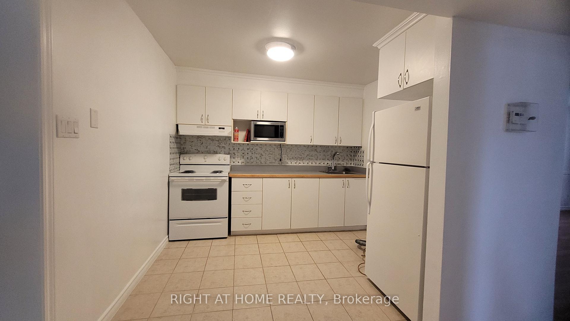 Photo 14 of 298 Montfort Street, Ottawa, Vanier — HOMEH