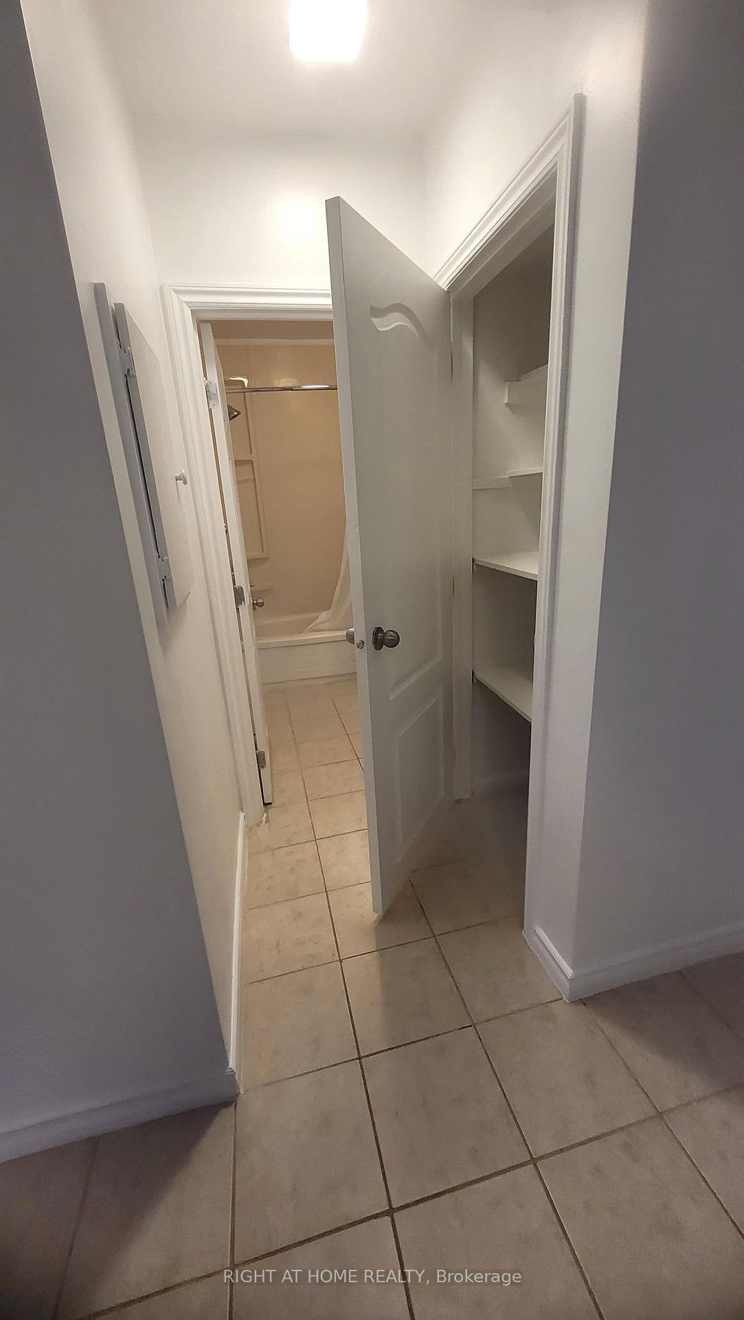 Photo 18 of 298 Montfort Street, Ottawa, Vanier — HOMEH