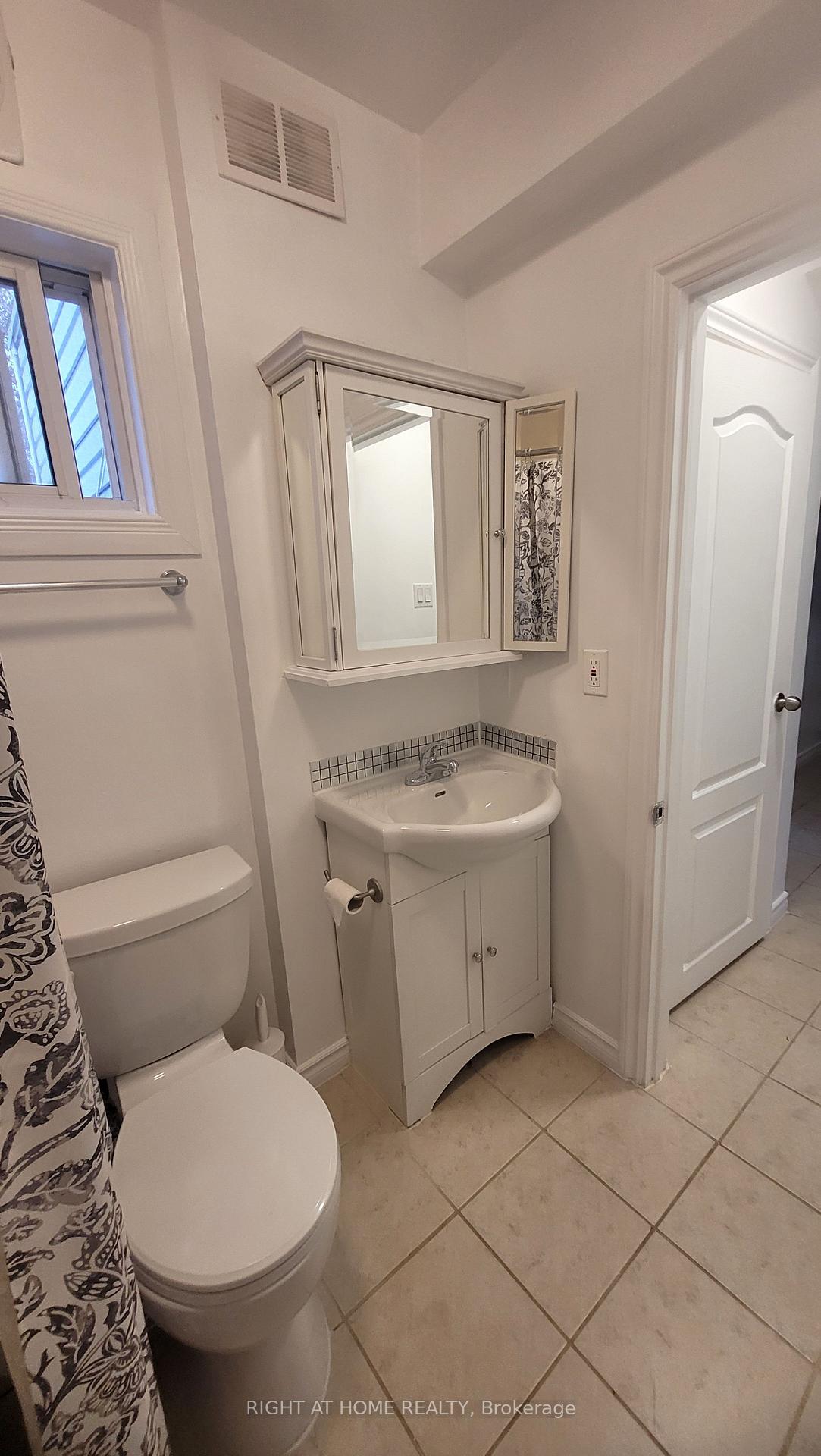 Photo 20 of 298 Montfort Street, Ottawa, Vanier — HOMEH
