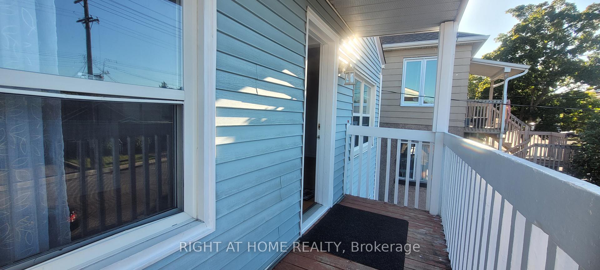 Photo 33 of 298 Montfort Street, Ottawa, Vanier — HOMEH