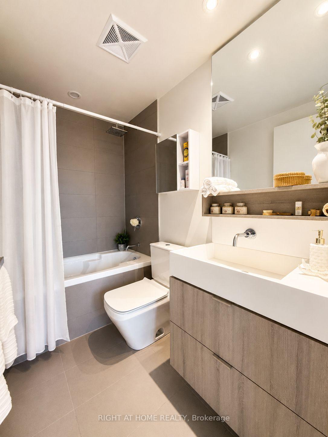 Photo 10 of Unit 2004, 5 Soudan Avenue, Toronto, Mount Pleasant West — HOMEH