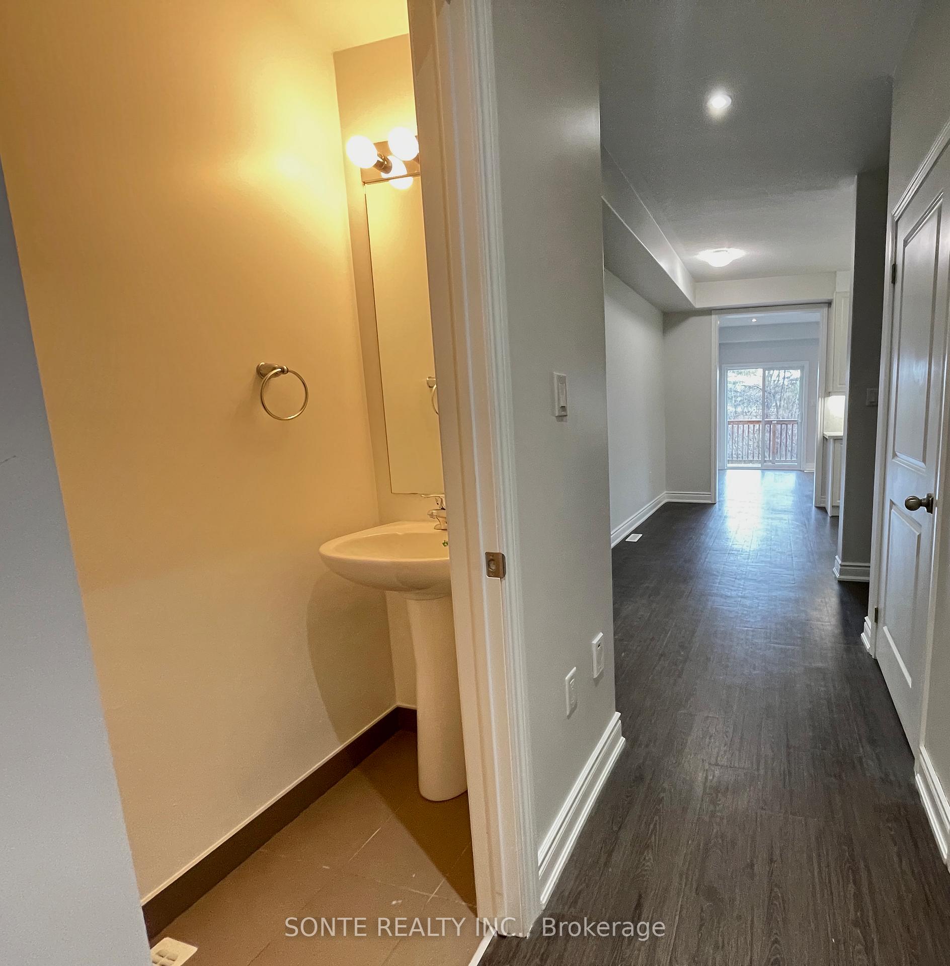 Photo 4 of Unit #03, 40 Megan Crescent, Barrie, Holly — HOMEH