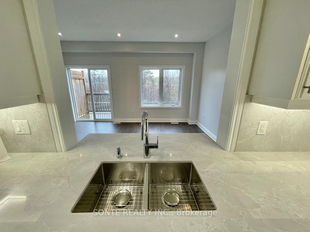 Photo 8 of Unit #03, 40 Megan Crescent, Barrie, Holly — HOMEH