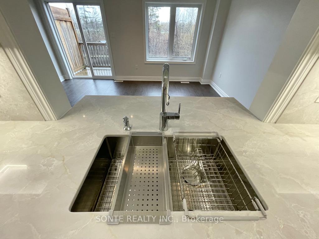 Photo 9 of Unit #03, 40 Megan Crescent, Barrie, Holly — HOMEH