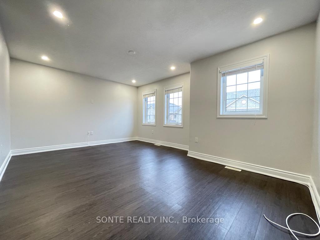 Photo 17 of Unit #03, 40 Megan Crescent, Barrie, Holly — HOMEH