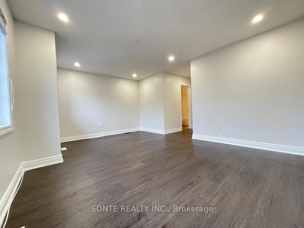 Photo 18 of Unit #03, 40 Megan Crescent, Barrie, Holly — HOMEH
