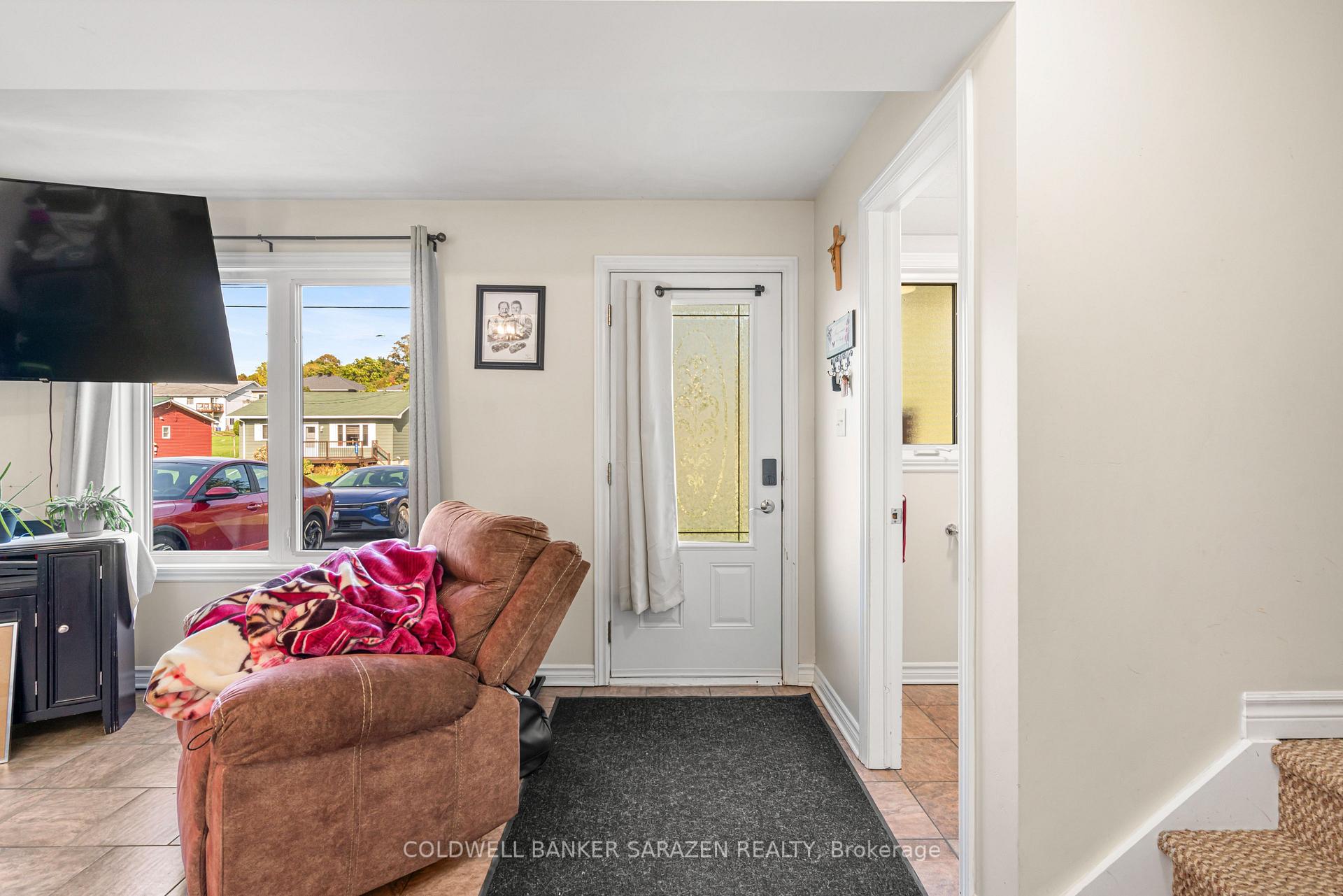 Photo 3 of 6684 Lawrence Street, South Glengarry, South Glengarry (Charlottenburgh) Twp — HOMEH