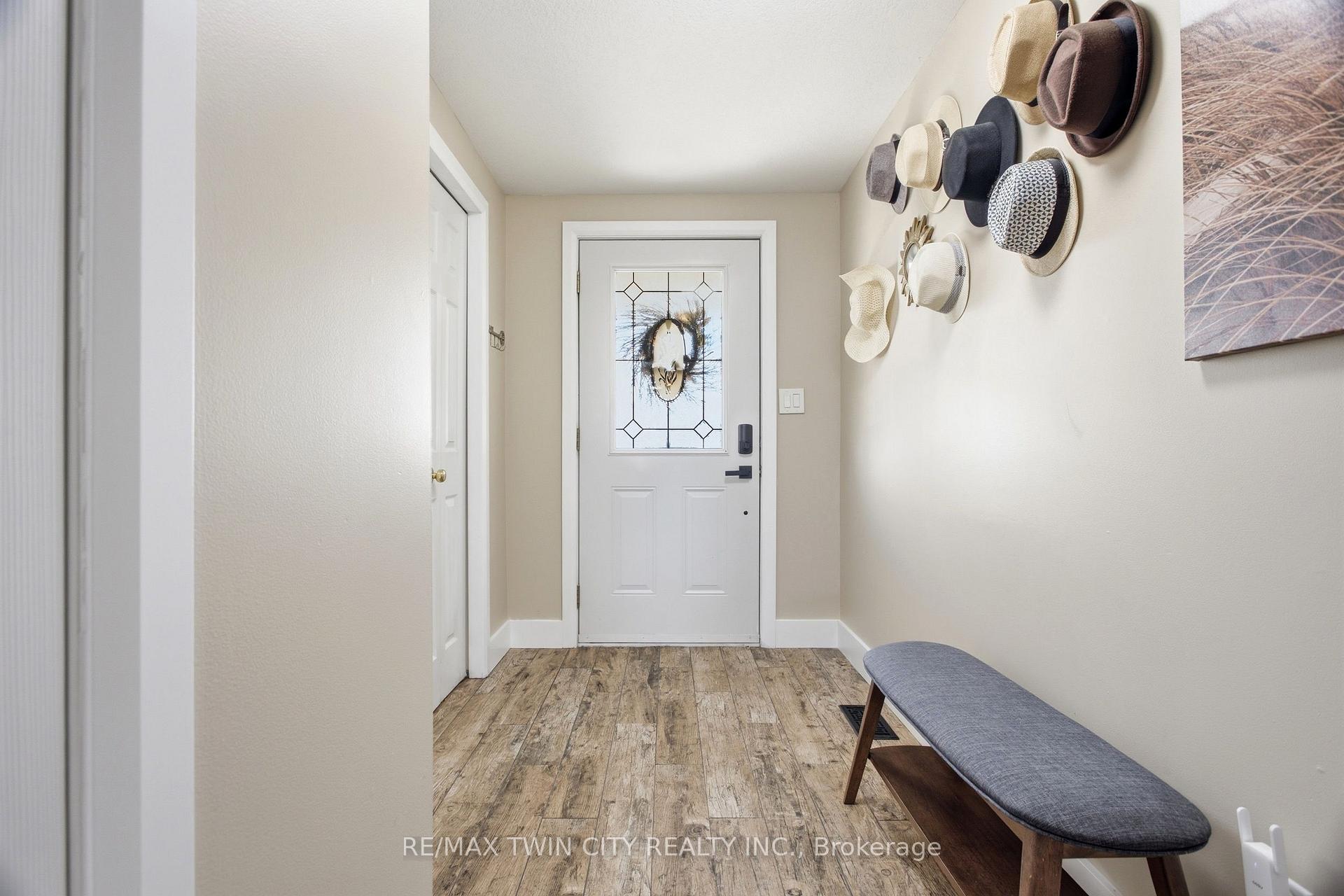 Photo 5 of 39 Maitland Street, Kitchener, Huron Park — HOMEH