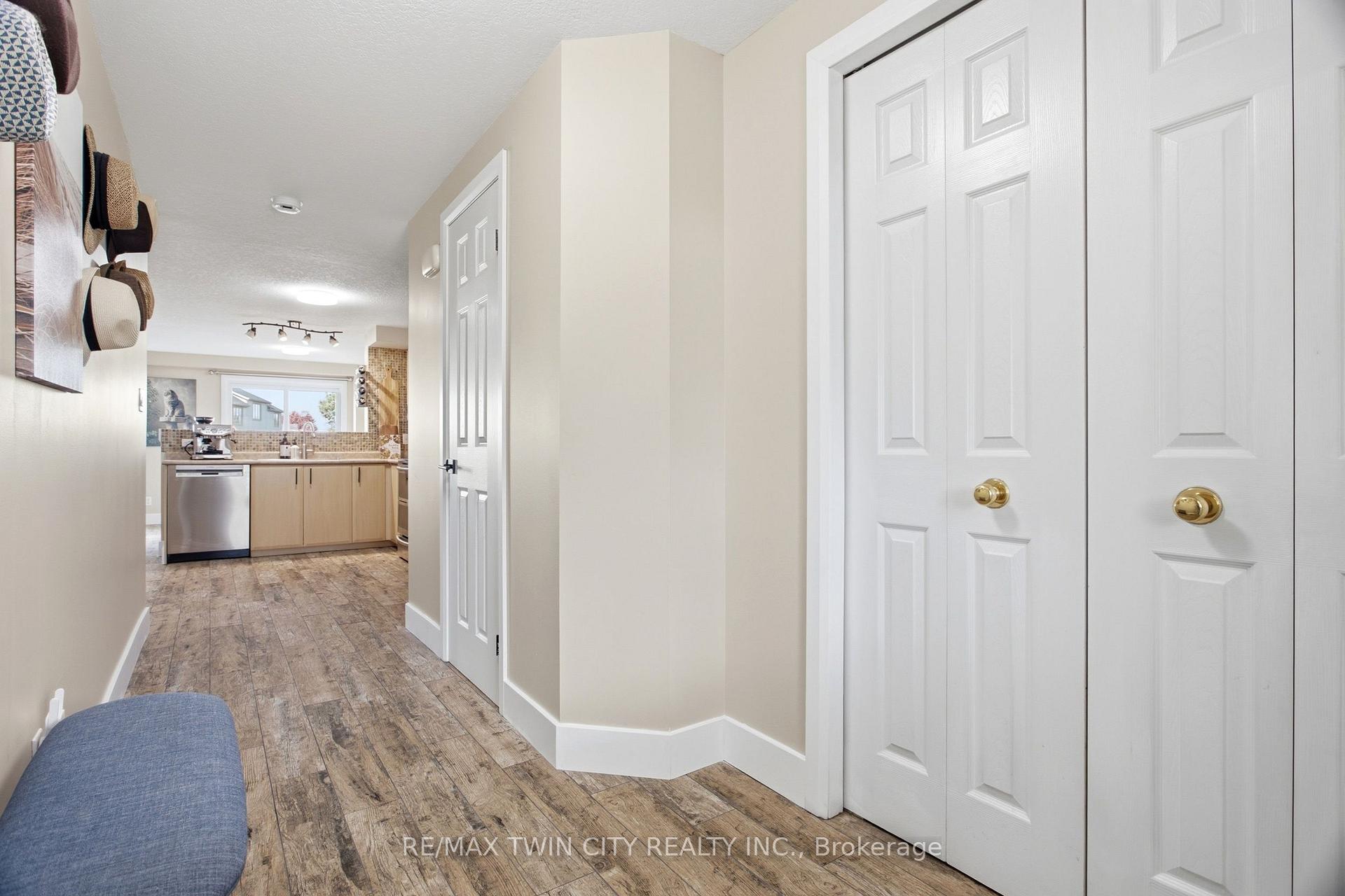 Photo 6 of 39 Maitland Street, Kitchener, Huron Park — HOMEH