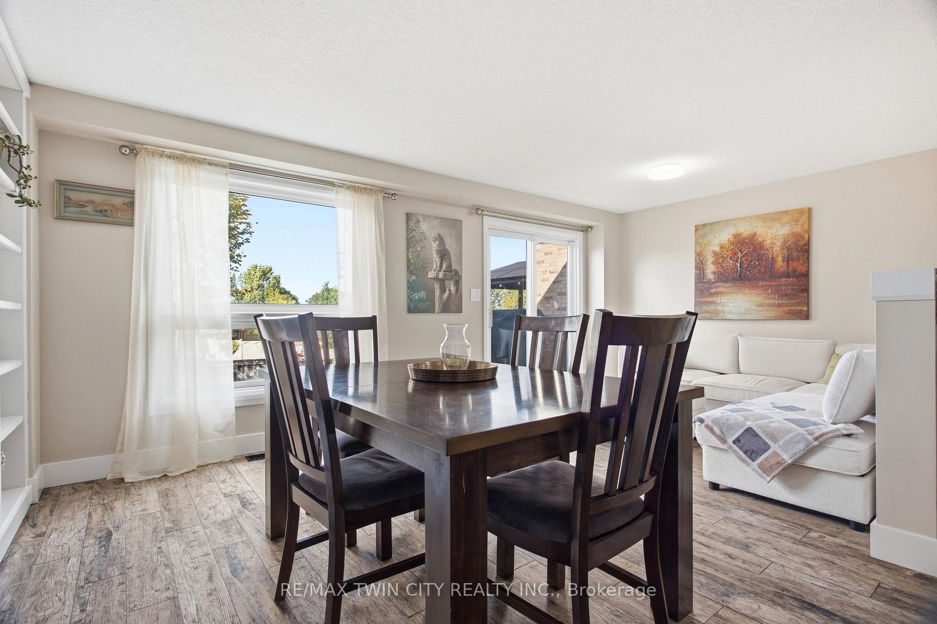 Photo 11 of 39 Maitland Street, Kitchener, Huron Park — HOMEH