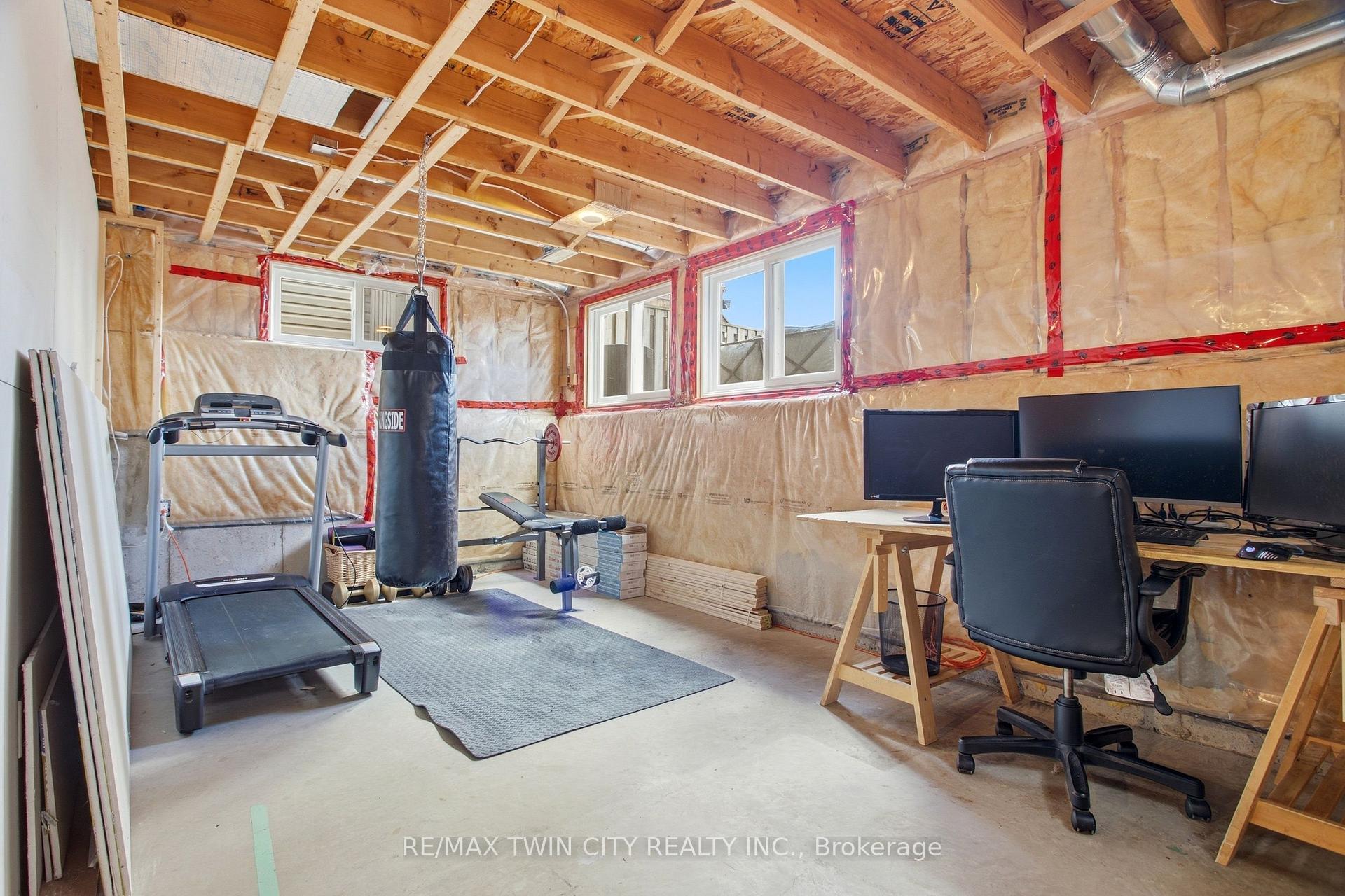 Photo 23 of 39 Maitland Street, Kitchener, Huron Park — HOMEH