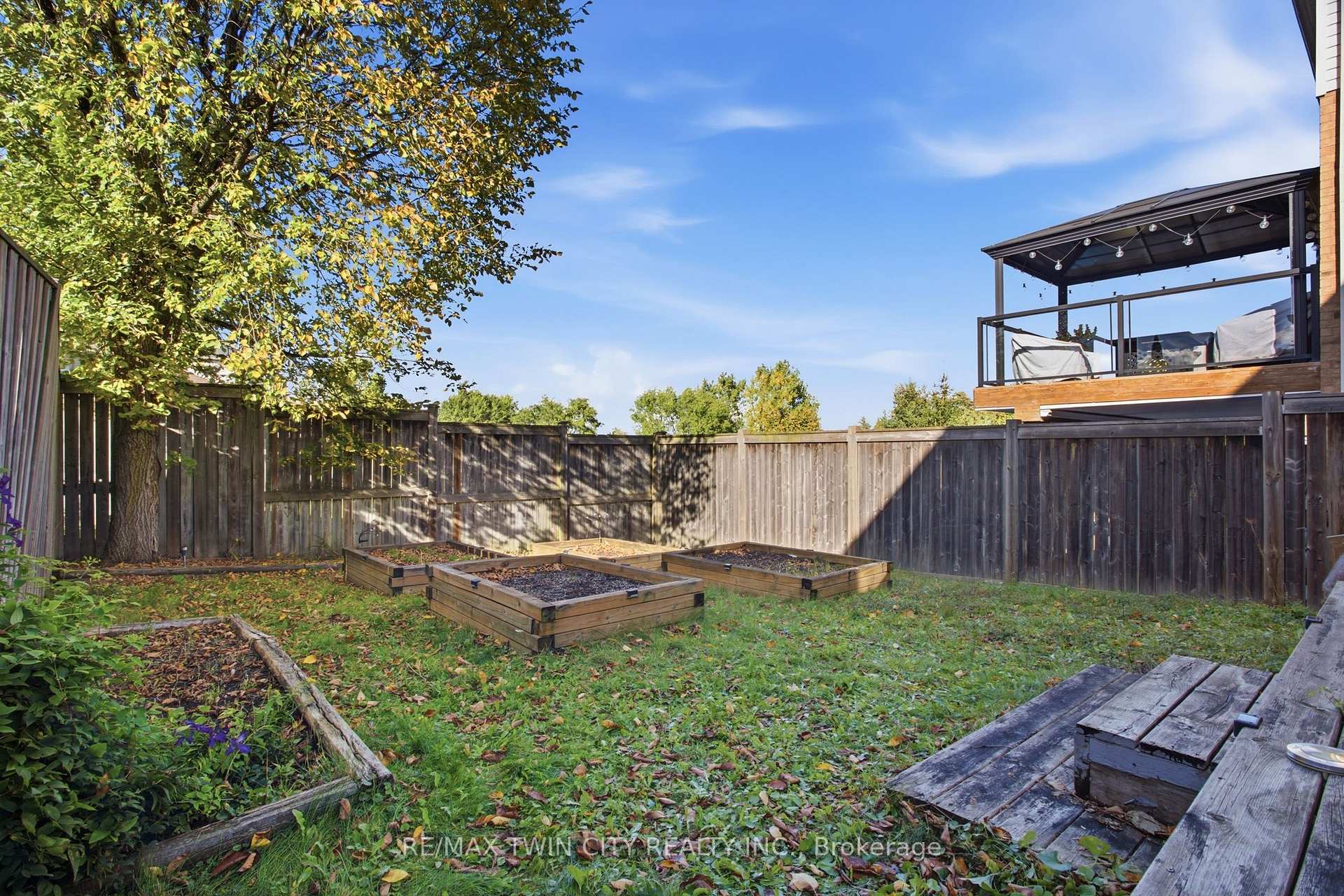 Photo 24 of 39 Maitland Street, Kitchener, Huron Park — HOMEH
