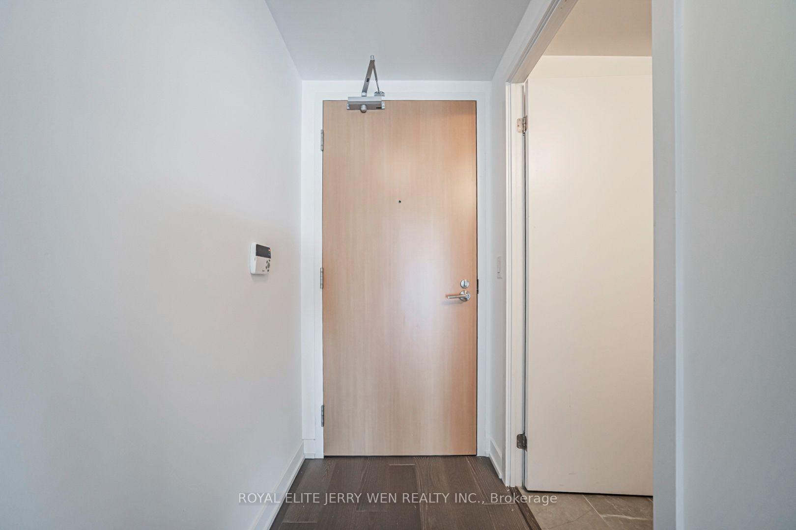 Photo 5 of Unit 3104, 11 Wellesley Street W, Toronto, Bay Street Corridor — HOMEH