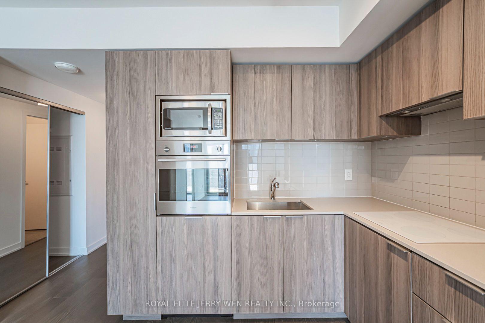 Photo 6 of Unit 3104, 11 Wellesley Street W, Toronto, Bay Street Corridor — HOMEH