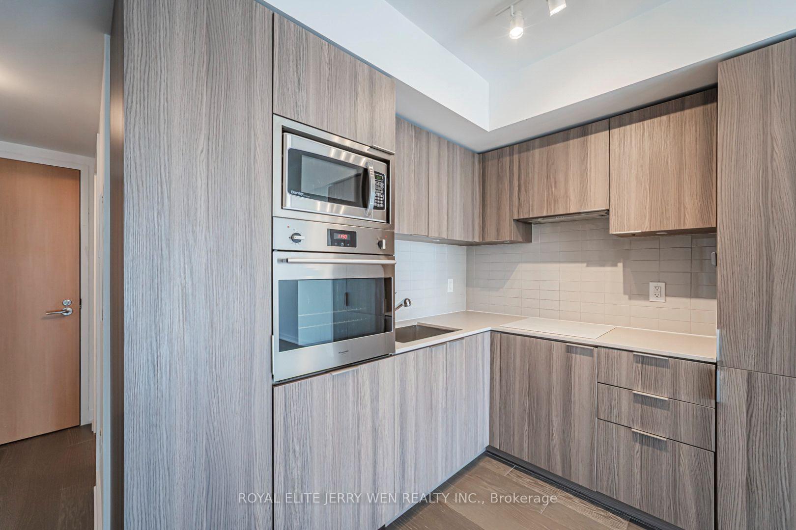 Photo 7 of Unit 3104, 11 Wellesley Street W, Toronto, Bay Street Corridor — HOMEH