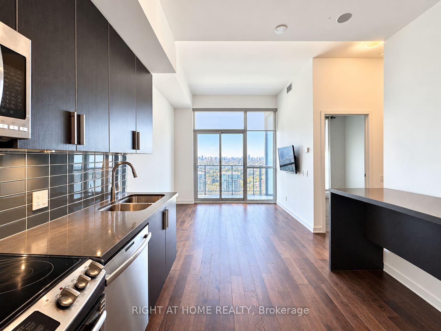 Photo of Unit LPH06, 2200 Lake Shore Boulevard