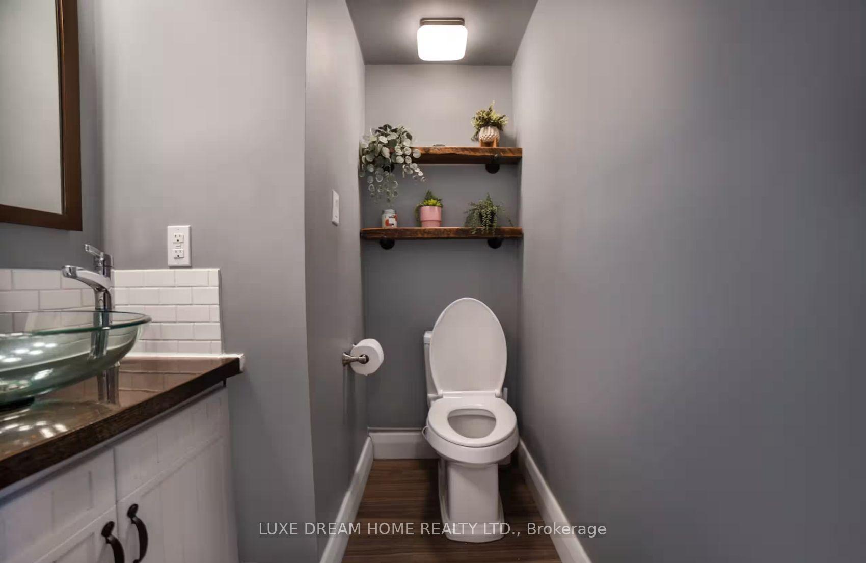 Photo 5 of 42 Clyde Street, Morris Turnberry, Bluevale — HOMEH