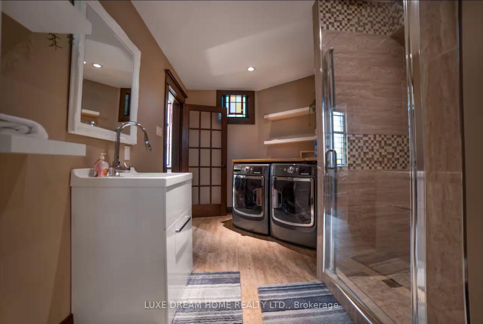 Photo 7 of 42 Clyde Street, Morris Turnberry, Bluevale — HOMEH