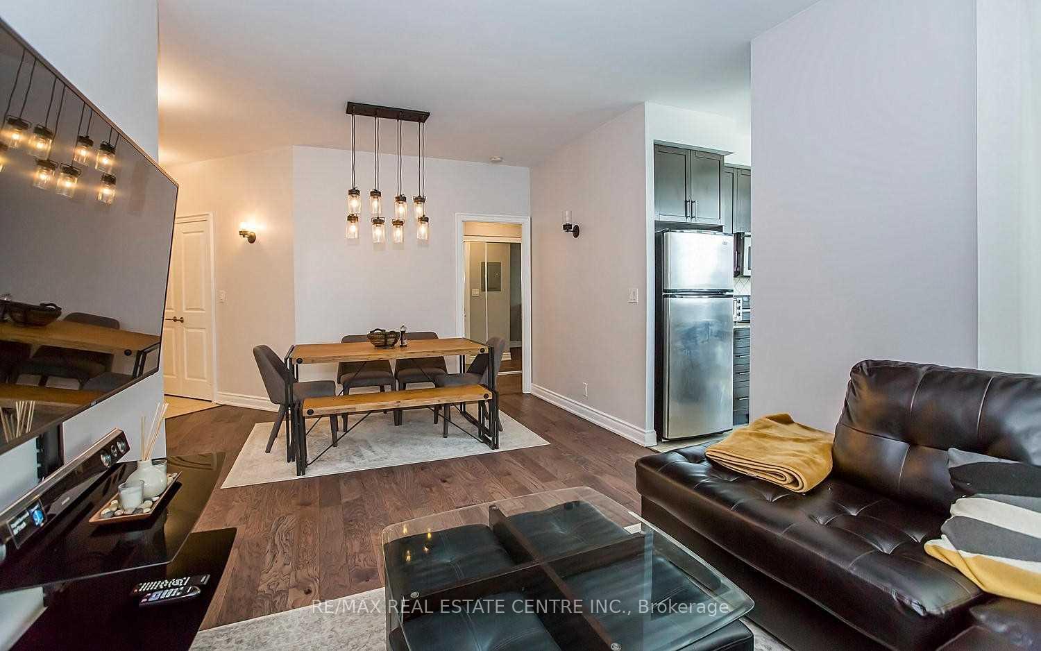 Photo of Unit 1209, 80 Absolute Avenue
