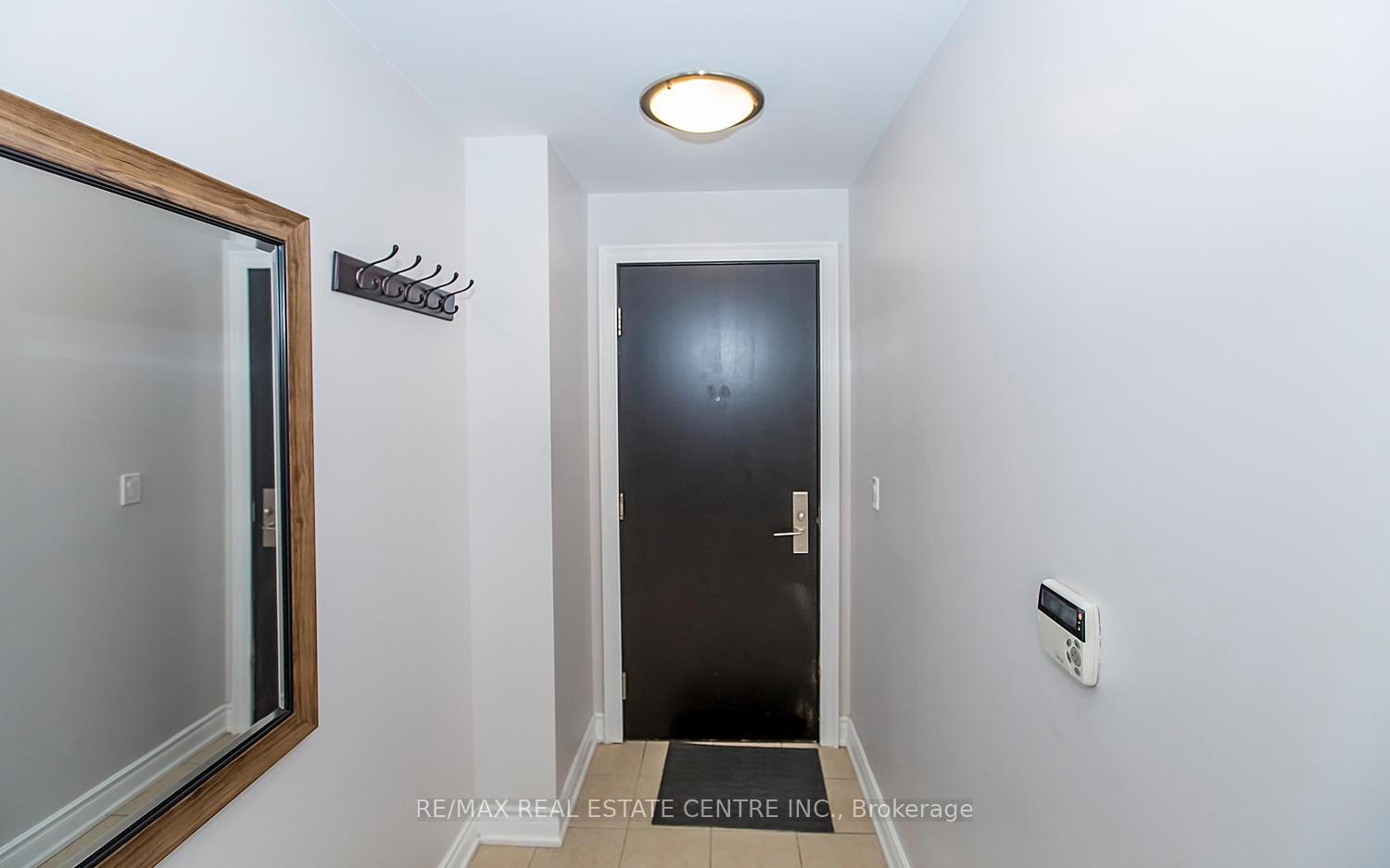 Photo 4 of Unit 1209, 80 Absolute Avenue, Mississauga, City Centre — HOMEH