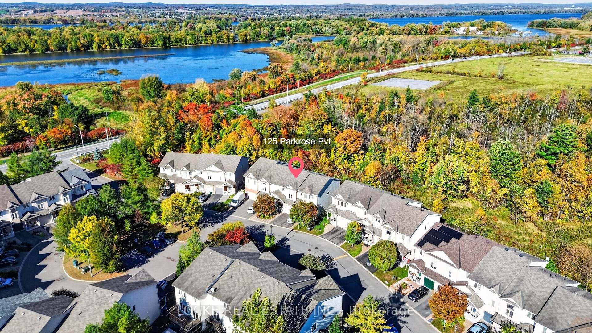 Photo 2 of 125 Parkrose Private, Ottawa, Chatelaine Village — HOMEH