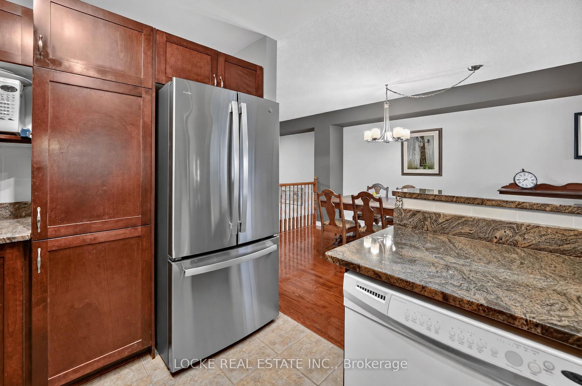 Photo 14 of 125 Parkrose Private, Ottawa, Chatelaine Village — HOMEH