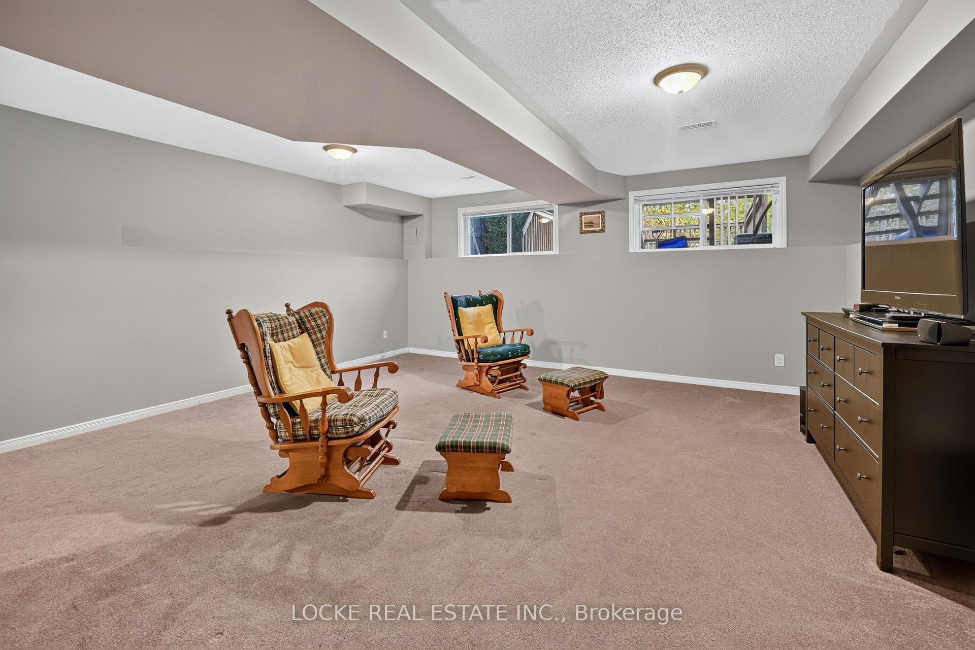 Photo 36 of 125 Parkrose Private, Ottawa, Chatelaine Village — HOMEH